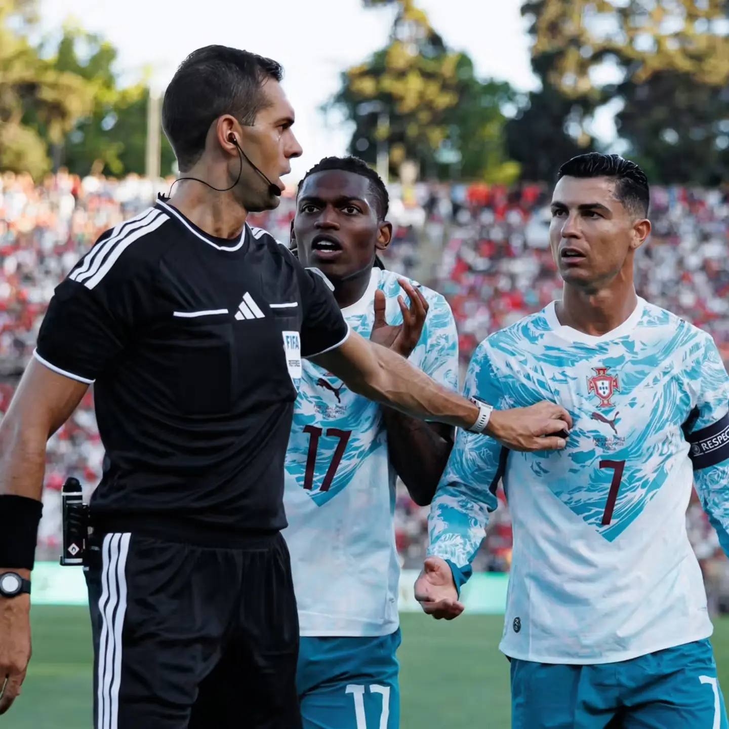 Ufficiale di gara durante una partita internazionale